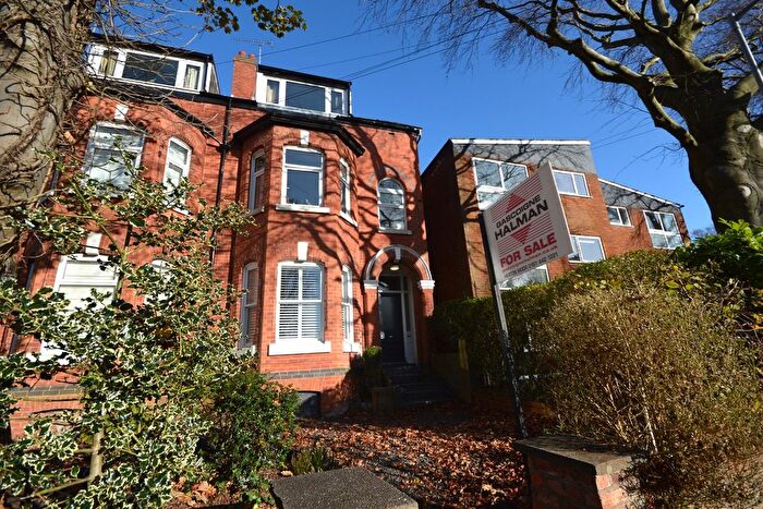 1 Bedroom Flat For Sale In Cranbourne Road, Heaton Moor, SK4