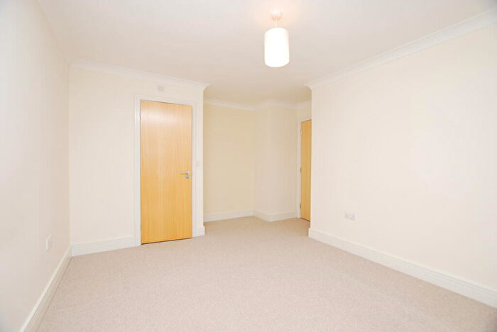2 Bedroom Apartment To Rent In Townbridge Mill, LU7