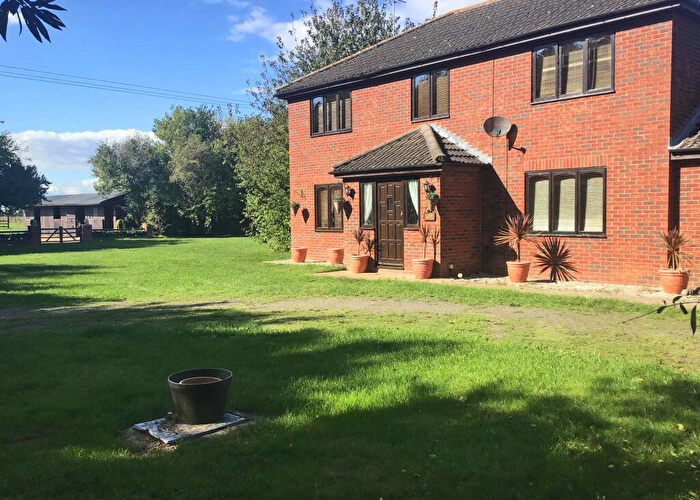 4 Bedroom Detached House For Sale In Quadring Fen Lincolnshire, PE11