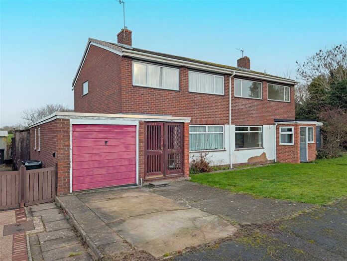 3 Bedroom Semi-Detached House For Sale In Packers Hill, Upton-Upon-Severn, Worcester, WR8