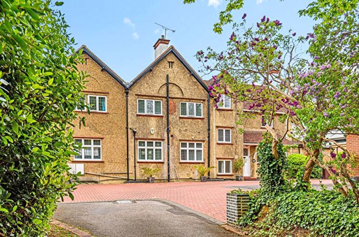 5 Bedroom Detached House To Rent In The Drive, Cheam, SM2