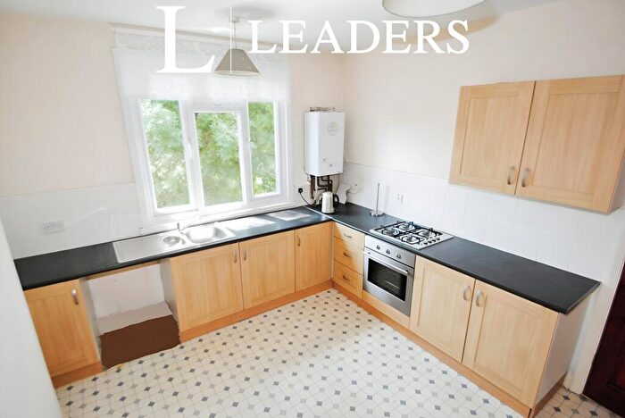 1 Bedroom Flat To Rent In Earls Hall Parade, Prince Avenue, Southend, SS2