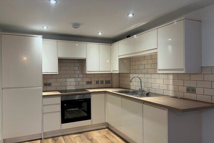 2 Bedroom Flat To Rent In Shore Road, Ventnor, PO38