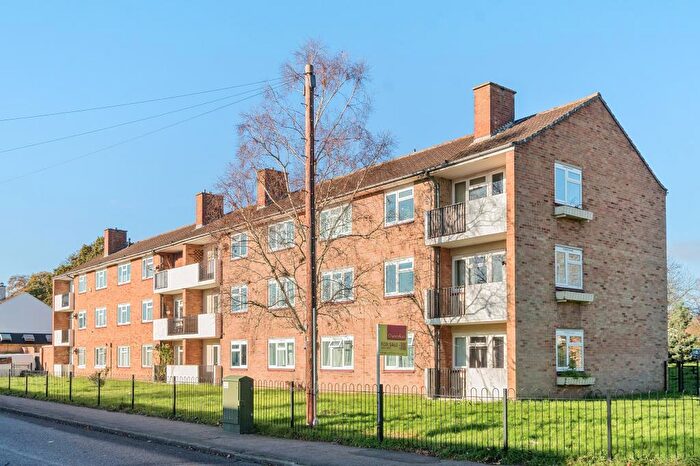 2 Bedroom Flat For Sale In Littlemore, East Oxford, OX4