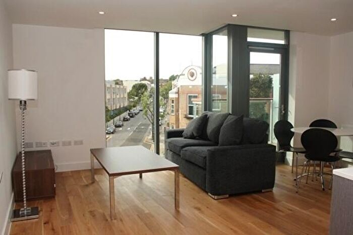 1 Bedroom Flat To Rent In Prebend Street, Islington, London, N1
