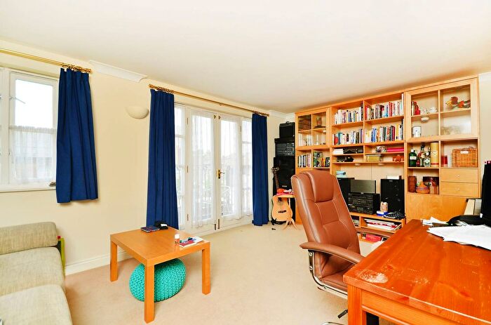 1 Bedroom Flat To Rent In Stockwell Green, Stockwell, London, SW9