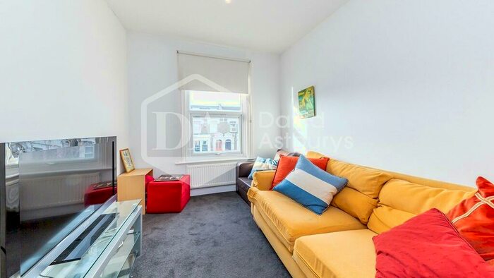 3 Bedroom Apartment To Rent In Coningsby Road, Finsbury Park, London, N4