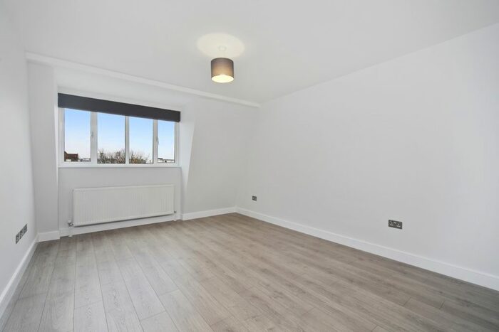 2 Bedroom Flat To Rent In Holloway Road, London, N7