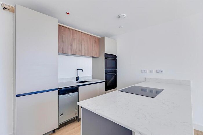 2 Bedroom Apartment To Rent In Windsor Gardens Windsor Road, Penarth, Cardiff, CF64