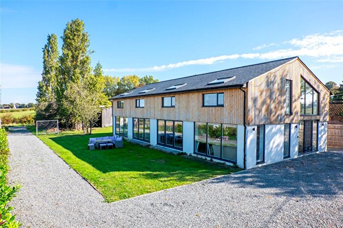 4 Bedroom Barn Conversion For Sale In Breach Lane, Upchurch, Kent, ME9