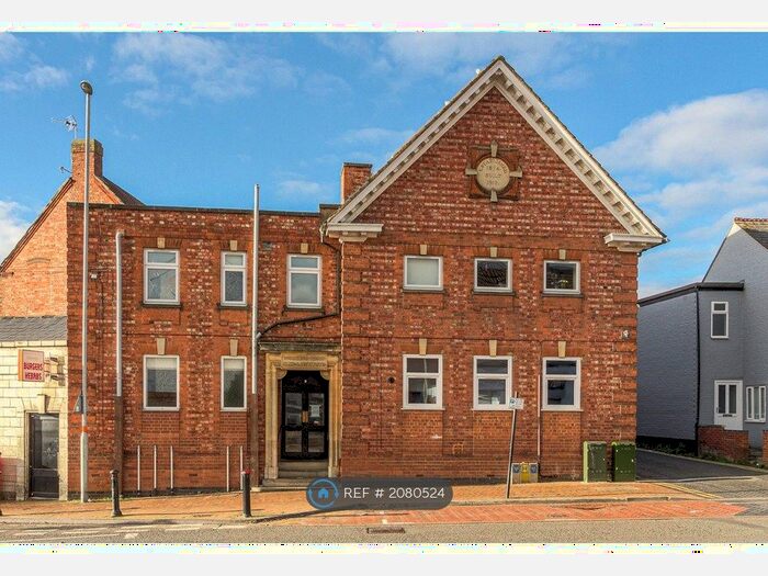 2 Bedroom Flat To Rent In Cannon Street, Wellingborough, NN8