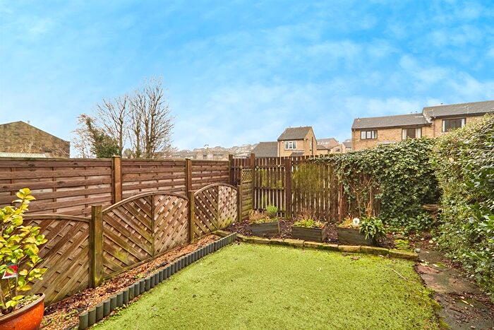 2 Bedroom Property For Sale In Main Street, Wilsden, Bradford, BD15