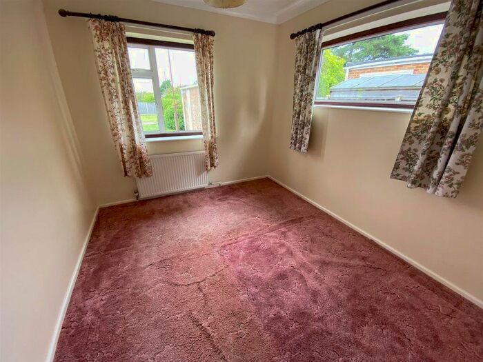 2 Bedroom Detached Bungalow For Sale In Conrad Road, Oulton Broad