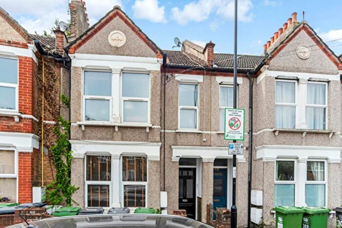 1 Bedroom Flat To Rent In Leahurst Road, SE13