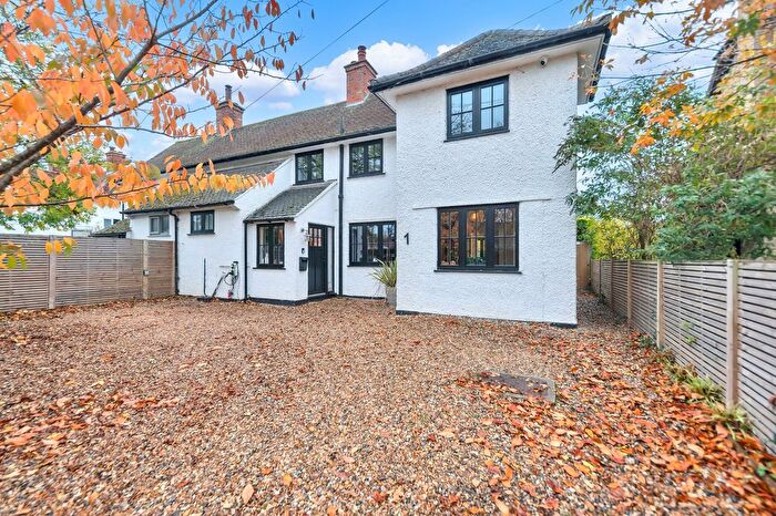 3 Bedroom Semi Detached House For Sale In High Street, Hinxworth, SG7