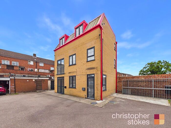 2 Bedroom Flat To Rent In Killarney Court, Lodge Crescent, Waltham Cross, Hertfordshire, EN8