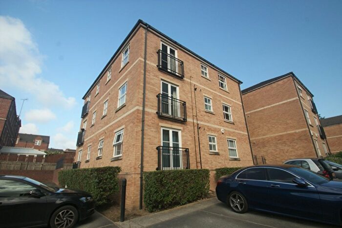 1 Bedroom Flat To Rent In Broom Mills Road, Farsley, Pudsey, West Yorkshire, LS28