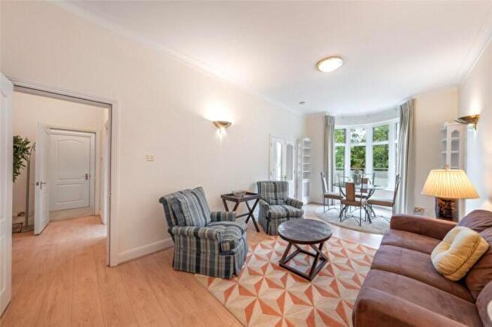 2 Bedroom Flat To Rent In Hall Road, London, NW8