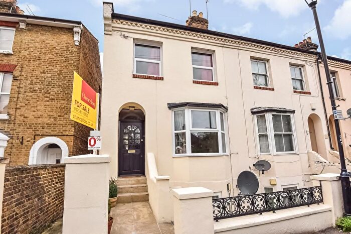 2 Bedroom Maisonette To Rent In Hencroft Streetsouth, Slough, SL1