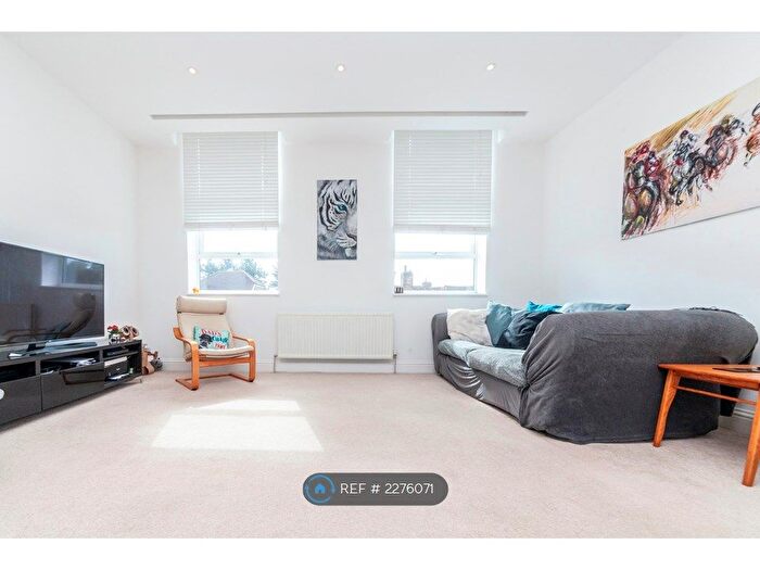 2 Bedroom Flat To Rent In High Street, Westerham, TN16
