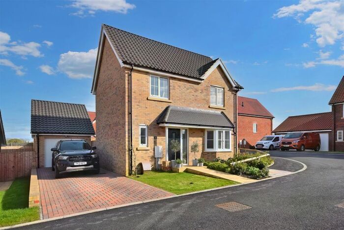 3 Bedroom Detached House For Sale In Bobbins Way, Swardeston, Norwich, NR14