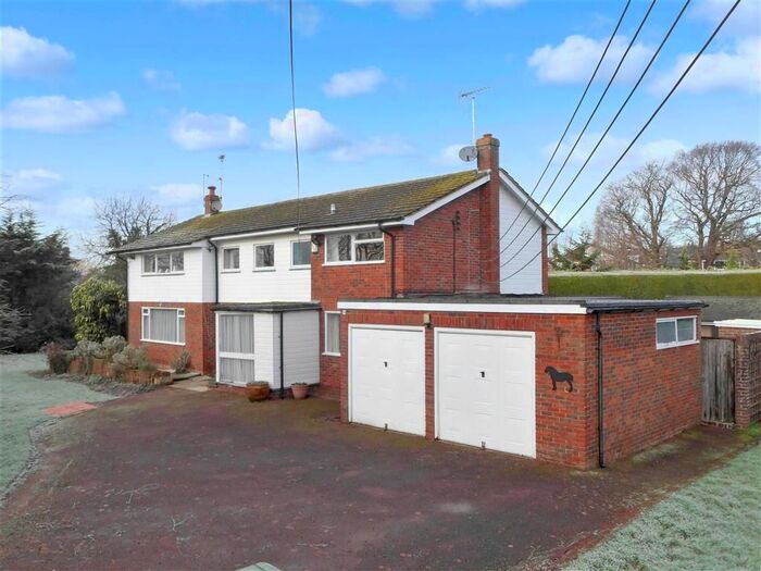 4 Bedroom Detached House For Sale In Moat Road, Headcorn, Ashford, Kent, TN27