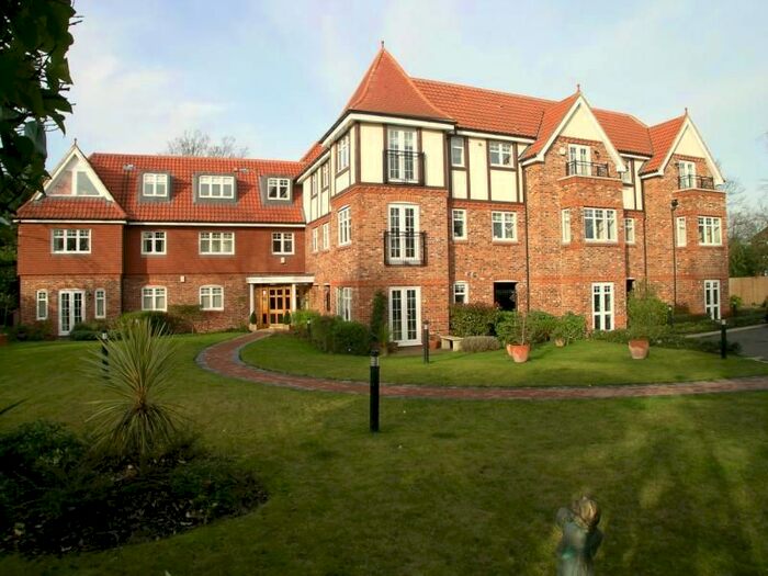 2 Bedroom Flat To Rent In Oakdene Court, Portmore Park Road, Weybridge, Surrey, KT13