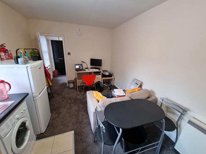 1 Bedroom Flat To Rent In Clarendon Square, Leamington Spa, CV32