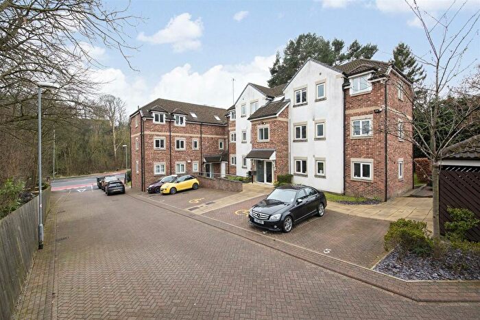 2 Bedroom Flat To Rent In The Pines, Shadwell, Leeds, LS17