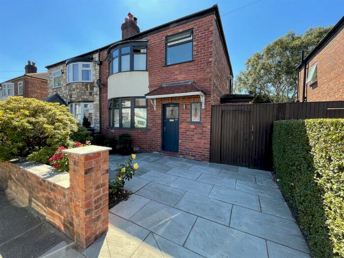 3 Bedroom House To Rent In Maidstone Avenue, Manchester, M21