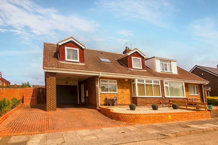 4 Bedroom Semi-Detached House For Sale In Meadow Road, Seaton Sluice, Whitley Bay, NE26
