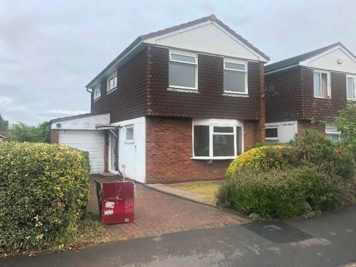 3 Bedroom Property To Rent In Priory Close, West Bromwich, B70