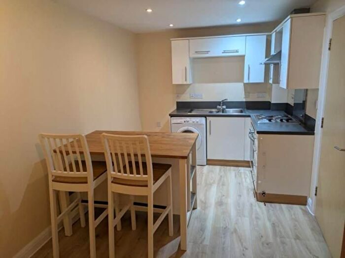 2 Bedroom Flat To Rent In Yeoman Close, Ipswich, IP1