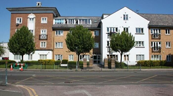 2 Bedroom Flat To Rent In Forty Avenue, Wembley, HA9