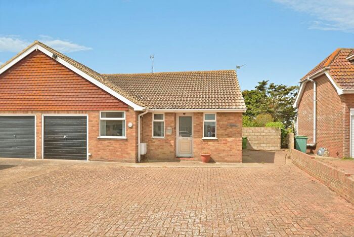 3 Bedroom Bungalow For Sale In Leonard Road, Greatstone, New Romney, Kent, TN28