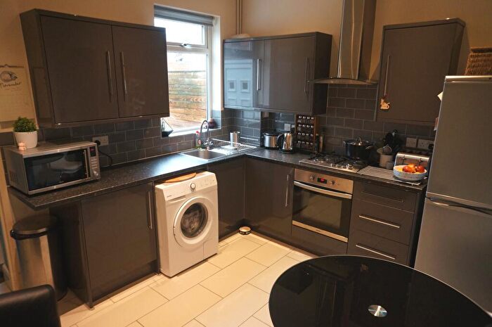 2 Bedroom Terraced House To Rent In St Margarets Avenue, Manchester, M19