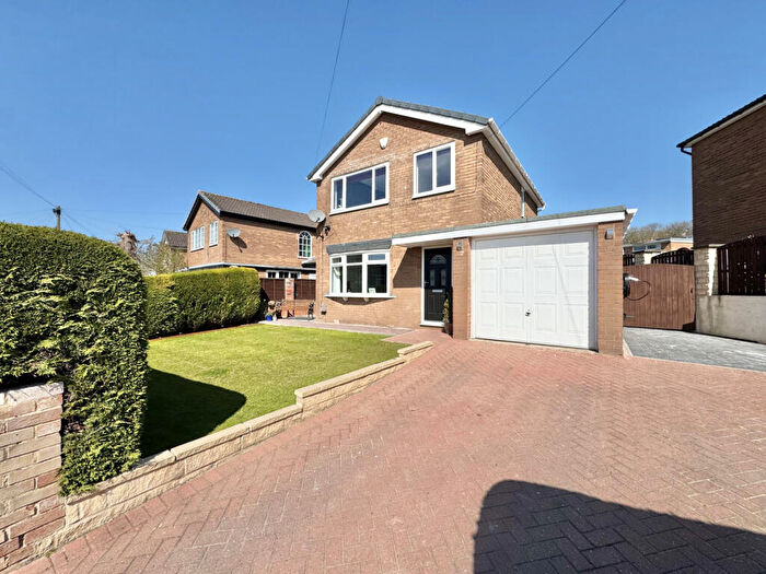 3 Bedroom Detached House For Sale In Whitehouse Avenue, Great Preston, LS26
