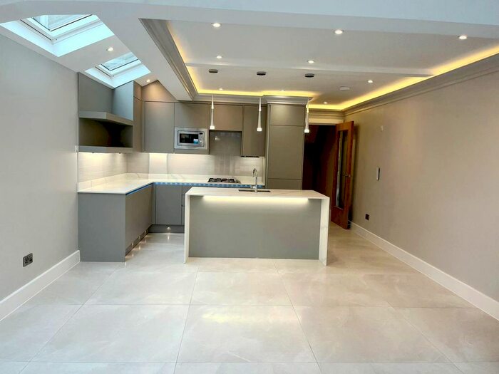 2 Bedroom Flat To Rent In Eastwood Street, Streatham, SW16