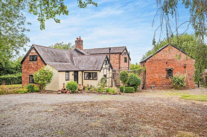 4 Bedroom Detached House For Sale In Halghton, Bangor-On-Dee, LL13