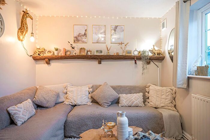 1 Bedroom Flat For Sale In Headley Drive, Epsom, KT18