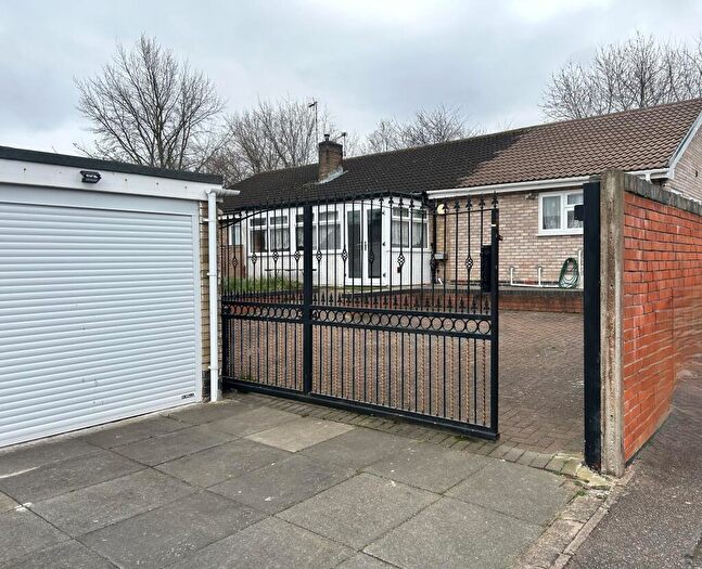 4 Bedroom Bungalow To Rent In Kincaple Road, Leicester, LE4