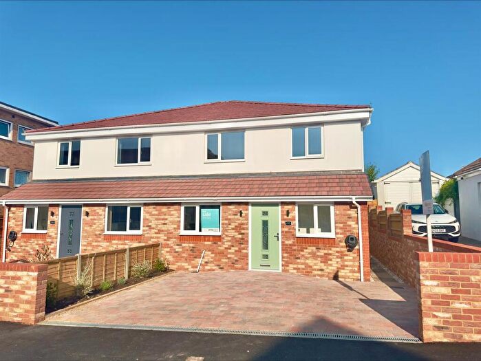 5 Bedroom Semi-Detached House For Sale In Steyning Avenue, Peacehaven, BN10