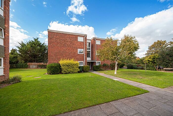 1 Bedroom Flat For Sale In Linden Court, Main Road, Sidcup, Kent, DA14