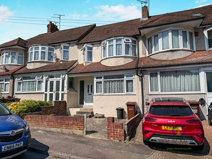3 Bedroom Terraced House For Sale In Boundary Road, Chatham, Kent, ME4
