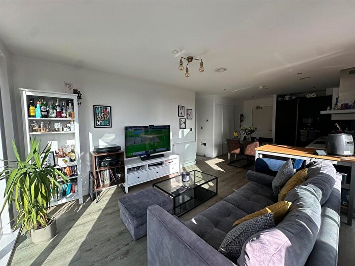 2 Bedroom Flat For Sale In Charcoal, Middlewood Locks, Lockgate Square, M5