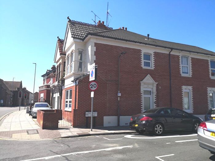 2 Bedroom Apartment To Rent In Winter Road, Southsea, PO4