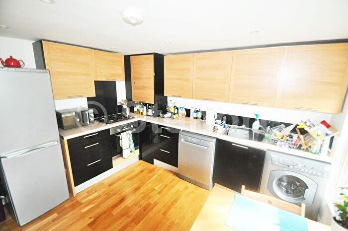 2 Bedroom Apartment To Rent In Freegrove Road, London, N7