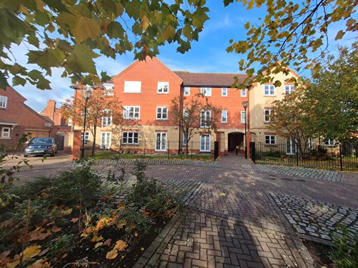 1 Bedroom Apartment For Sale In Regal Close, Abingdon-On-Thames, Oxfordshire, OX14