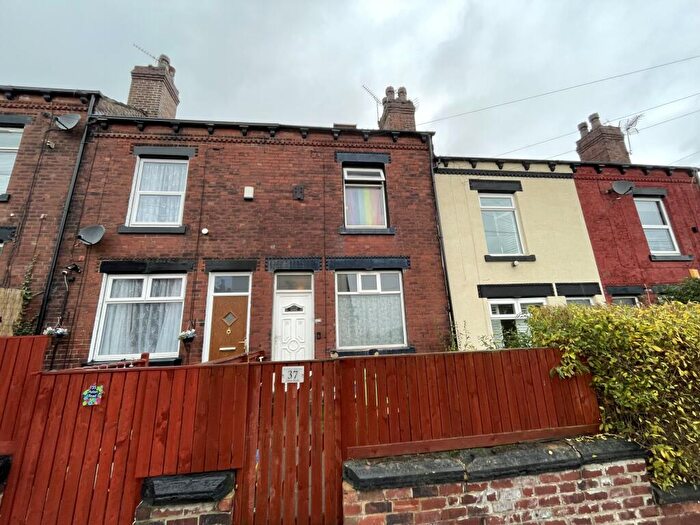 4 Bedroom Terraced House For Sale In Aston Road, Leeds, LS13
