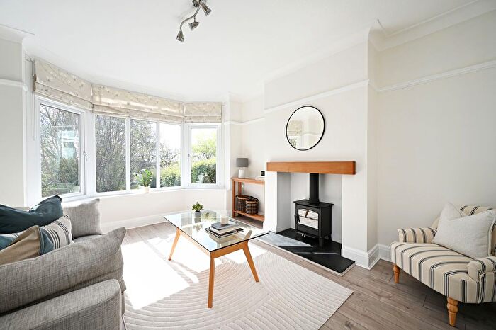 3 Bedroom Semi-Detached House For Sale In Whirlow Grove, Sheffield, S11